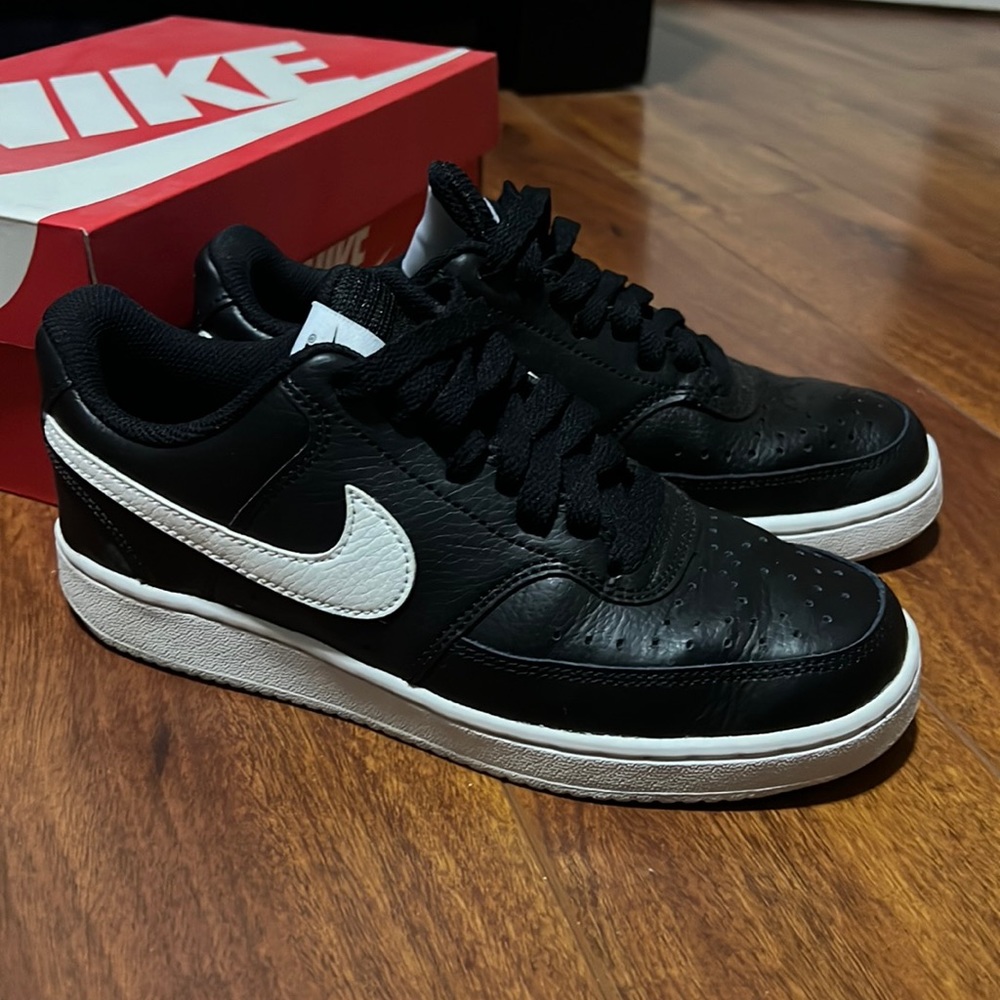 WMNS NIKE COURT VISION LOW